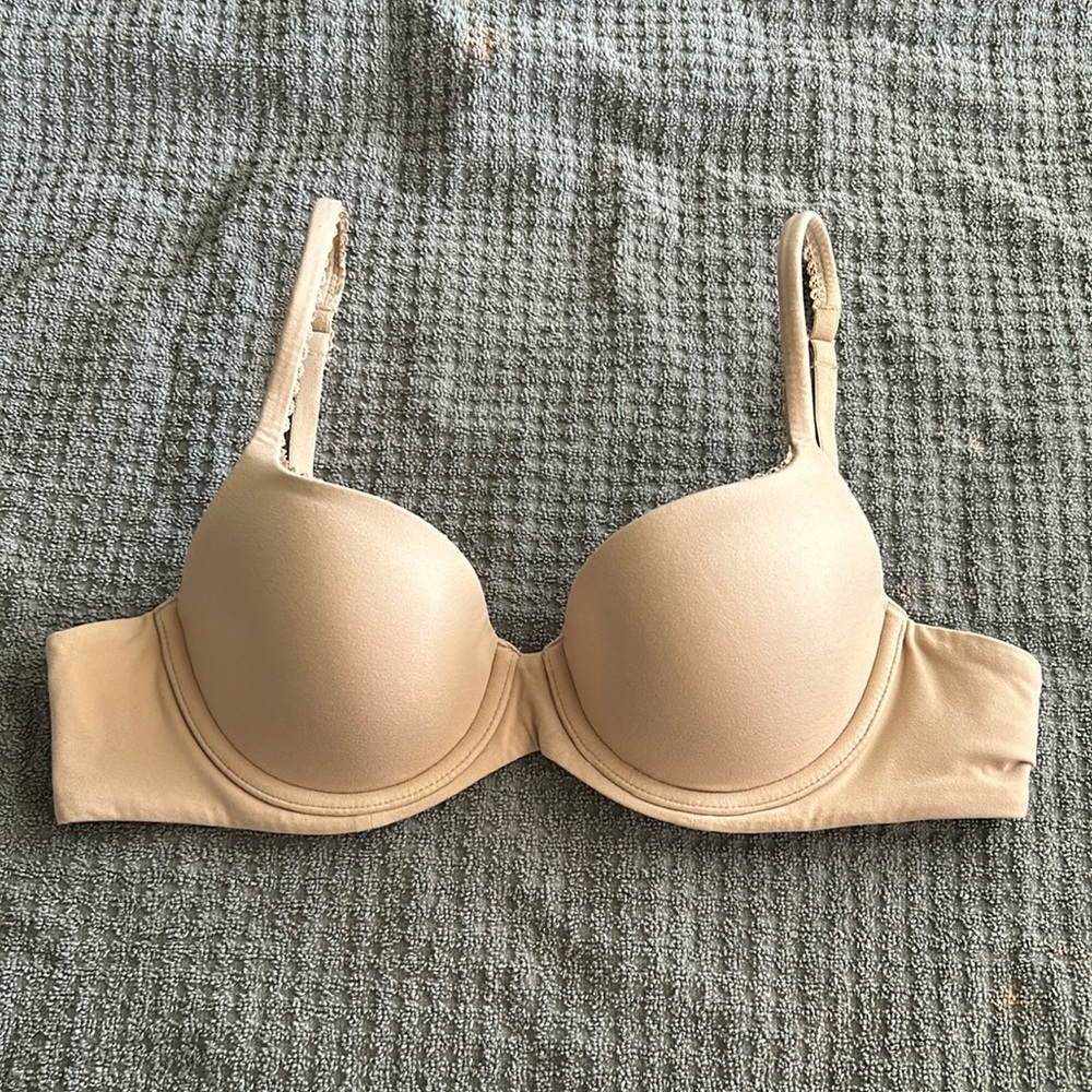 EUC ~ Victoria’s Secret Body by Victoria Lined Demi, Beige 34B